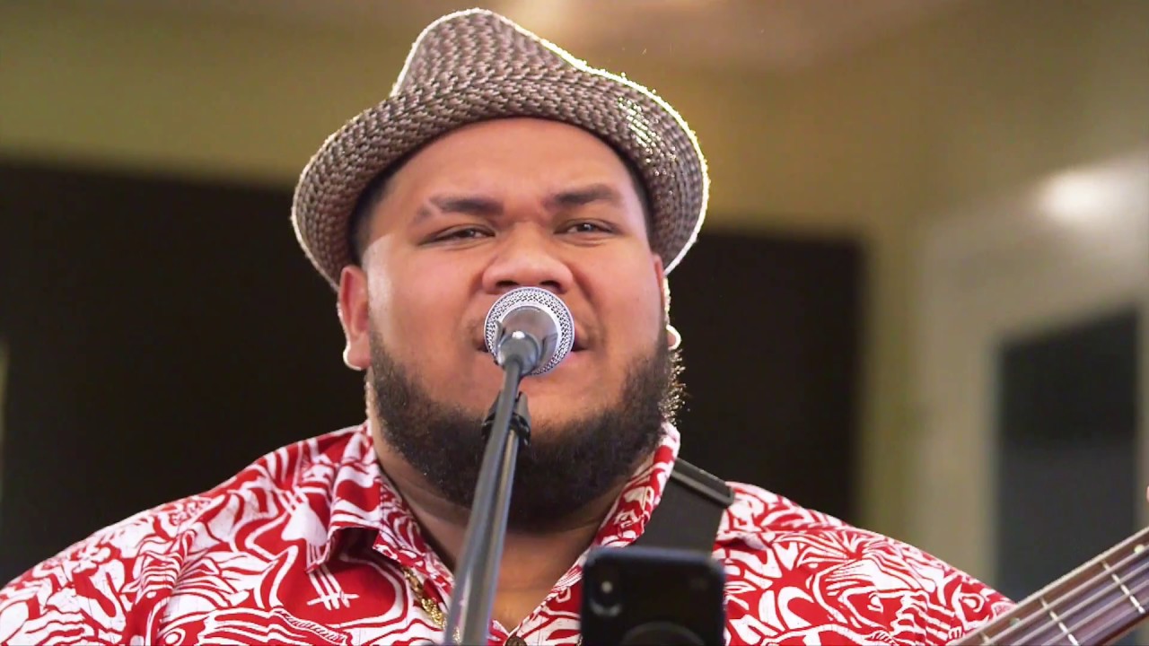 ジョシュ・タトフィ Josh Tatofi - Pua Kiele | 癒しのハワイ音楽【ハワイアンミュージック】