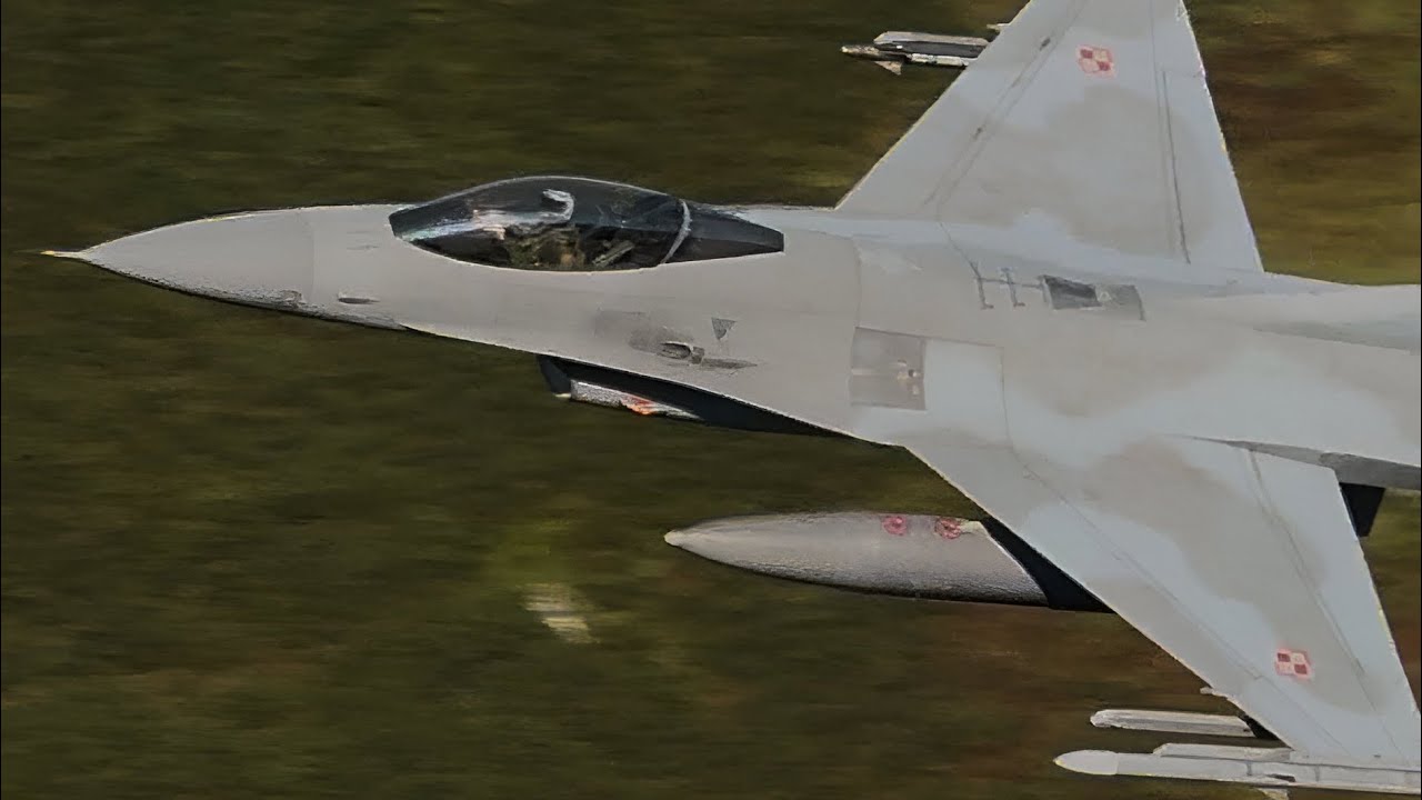 Incredible Polish F16’s Fly The Mach Loop Like They Have Done All Their Lives!