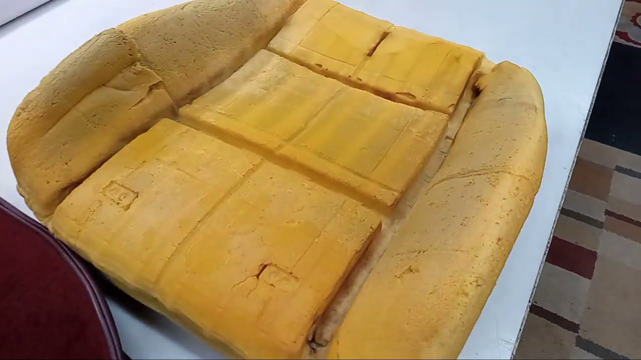 Установка чехлов на сиденья SSinteriors G Body 1980-х годов, выполненная Мэттом.