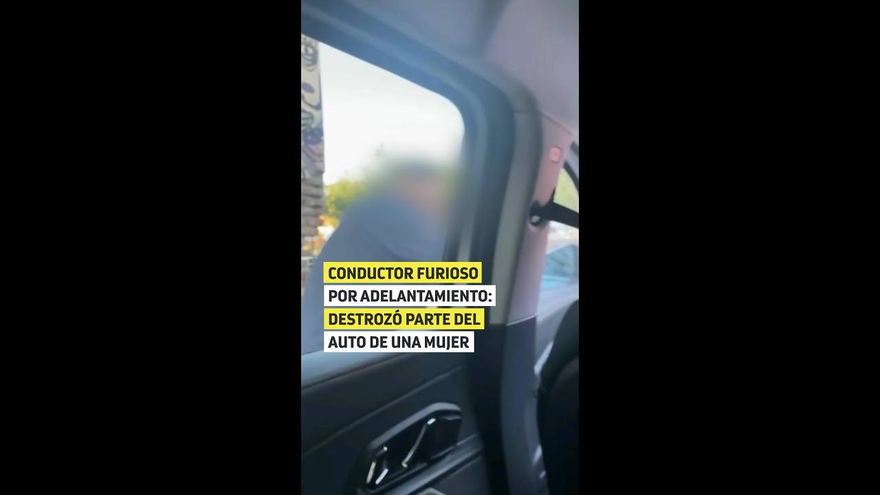 Conductor furioso tras adelantamiento