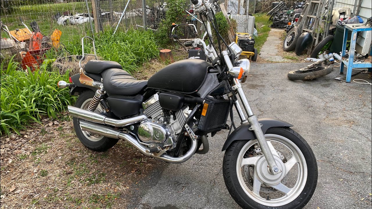 Talking Motorcycle YouTube Channels. POV Riding 1994 Honda Magna 750 VF750C Safe Power