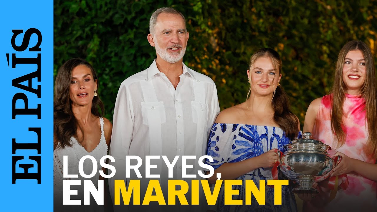 La princesa Leonor y la infanta Sofía asisten por primera vez a la recepción en Marivent | EL PAÍS