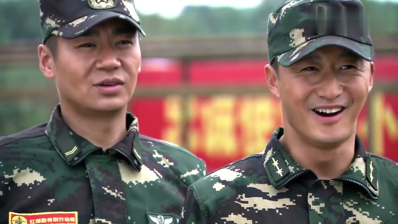 飛行員拽的不行，剛說完大話，看到指導員軍銜後立馬慫了