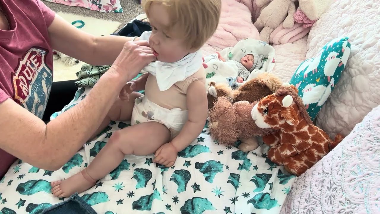🎀 #toddlertuesday with Liam@MandysCuddlebugNursery 🍼