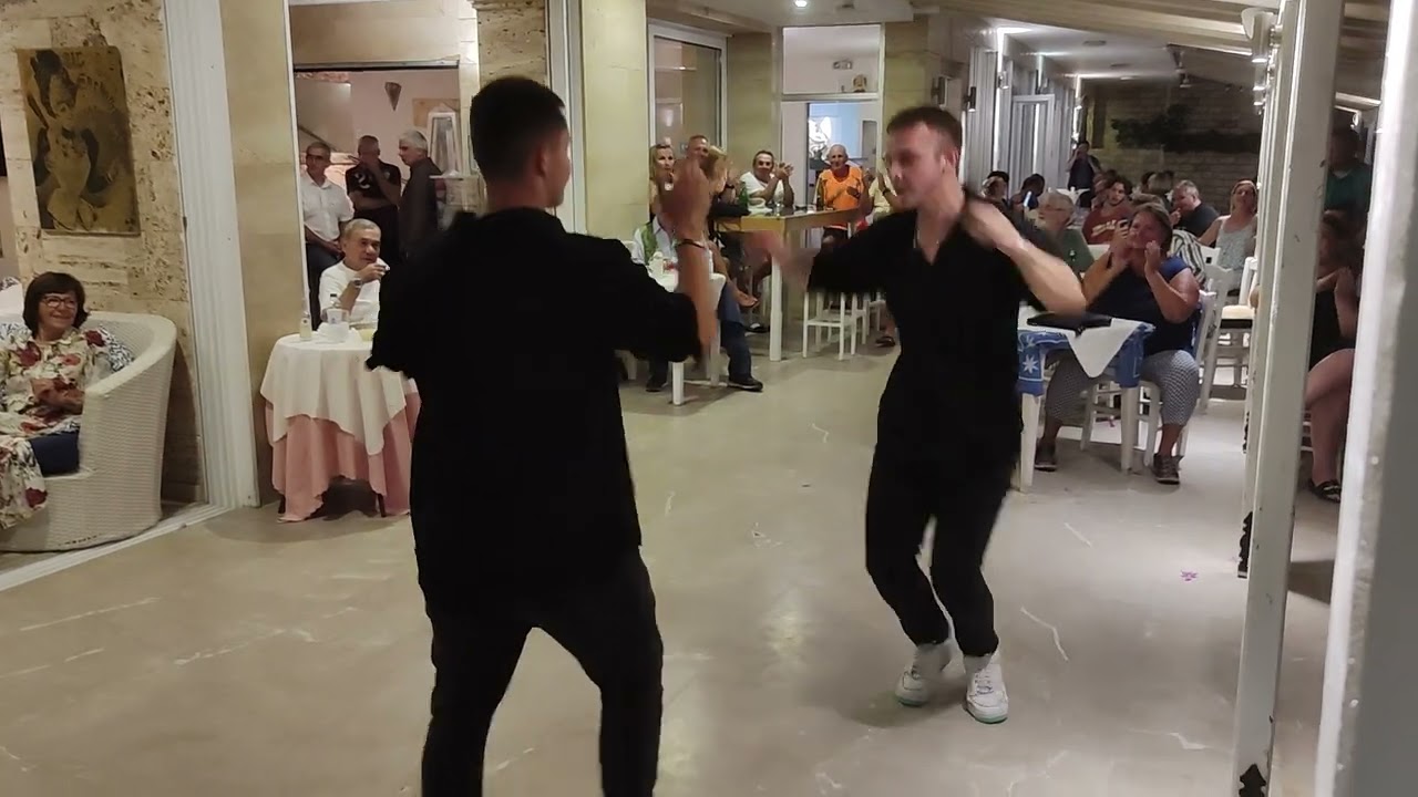 2023. július 13.(2) Tolo Greek night