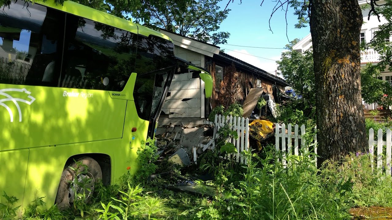 Bussj&aring;f&oslash;r kritisk skadd etter utforkj&oslash;ring