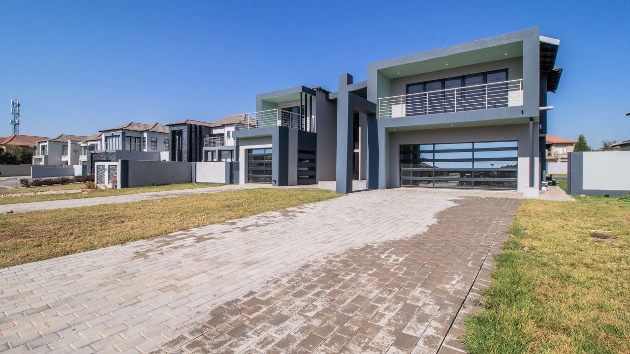 I drove inside Avante Country Estate