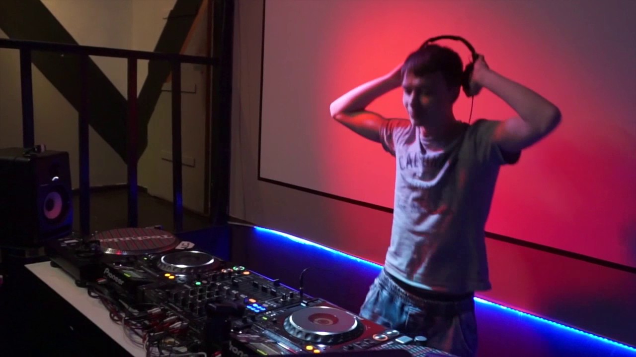 [ЗА КАДРОМ] Школа диджеев Action DJ Academy