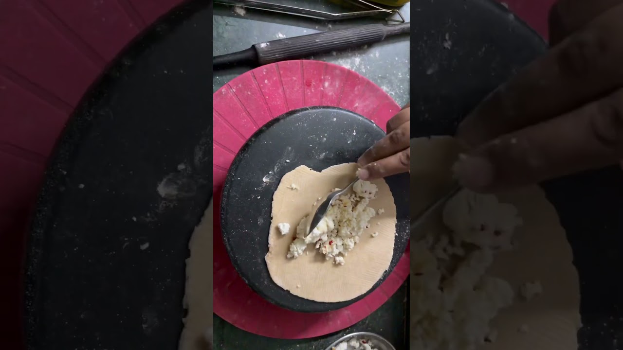 Street Style Cheesy Paneer Paratha 😍 | Crispy Outside, Soft Inside 🤤 | Indian Breakfast Shorts