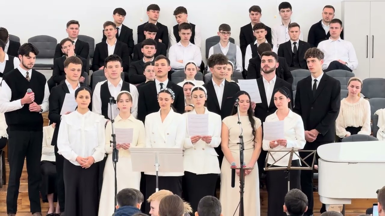 A coborât Iubirea într-o iesle 