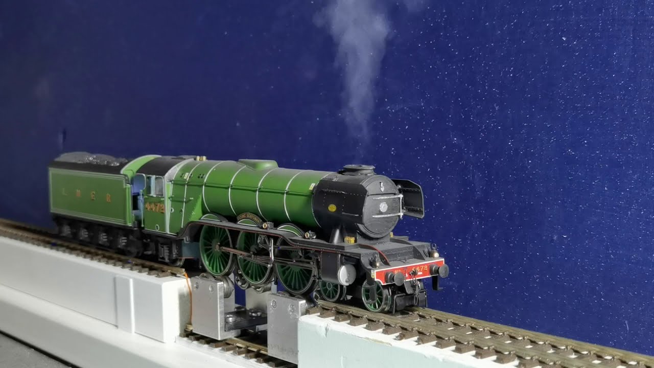 Hornby Flying Scotsman with Zimo sound and TRS Trains Smoke