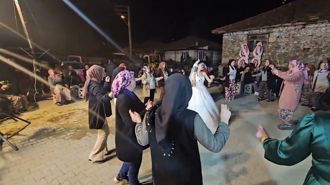 DEMİRCİ'NİN KULALAR KÖYÜNDE RABİA SERGEN DİKMEN ÇİFTİNİN DÜĞÜN TÖRENİNDEN GÖRÜNTÜLER 26-10-2024