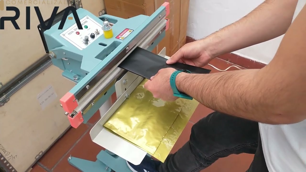 Selladora de bolsas por pedal pruebas de sellado en bolsas para Café Comercializadora RIVA