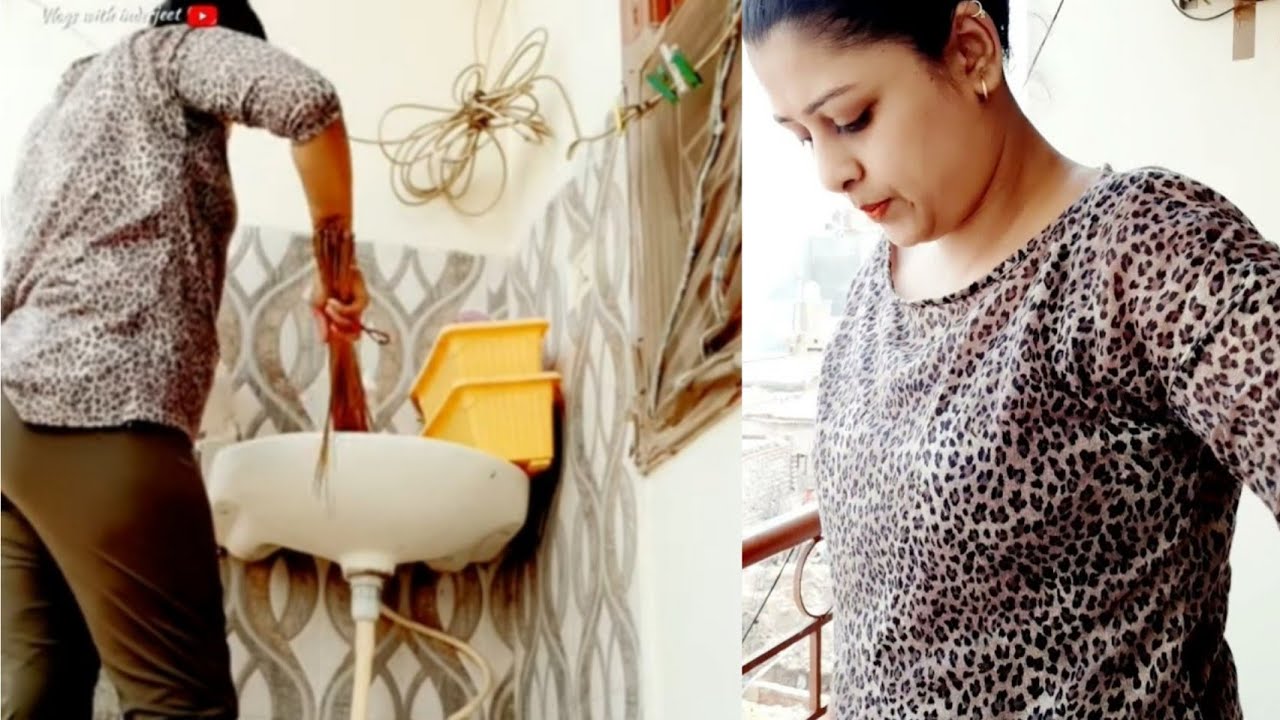 चलो आज बालकनी का धुलाई अभियान शुरू करें🤪 Balcony deep cleaning 🧹 motivational vlog🧹 clean with me