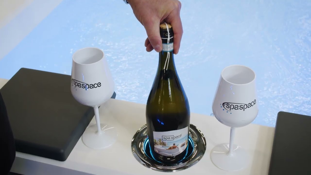 Novità X Space® Custom presentata  assieme alla piscina Spa Space® in fiera XLEISURE a Bologna.