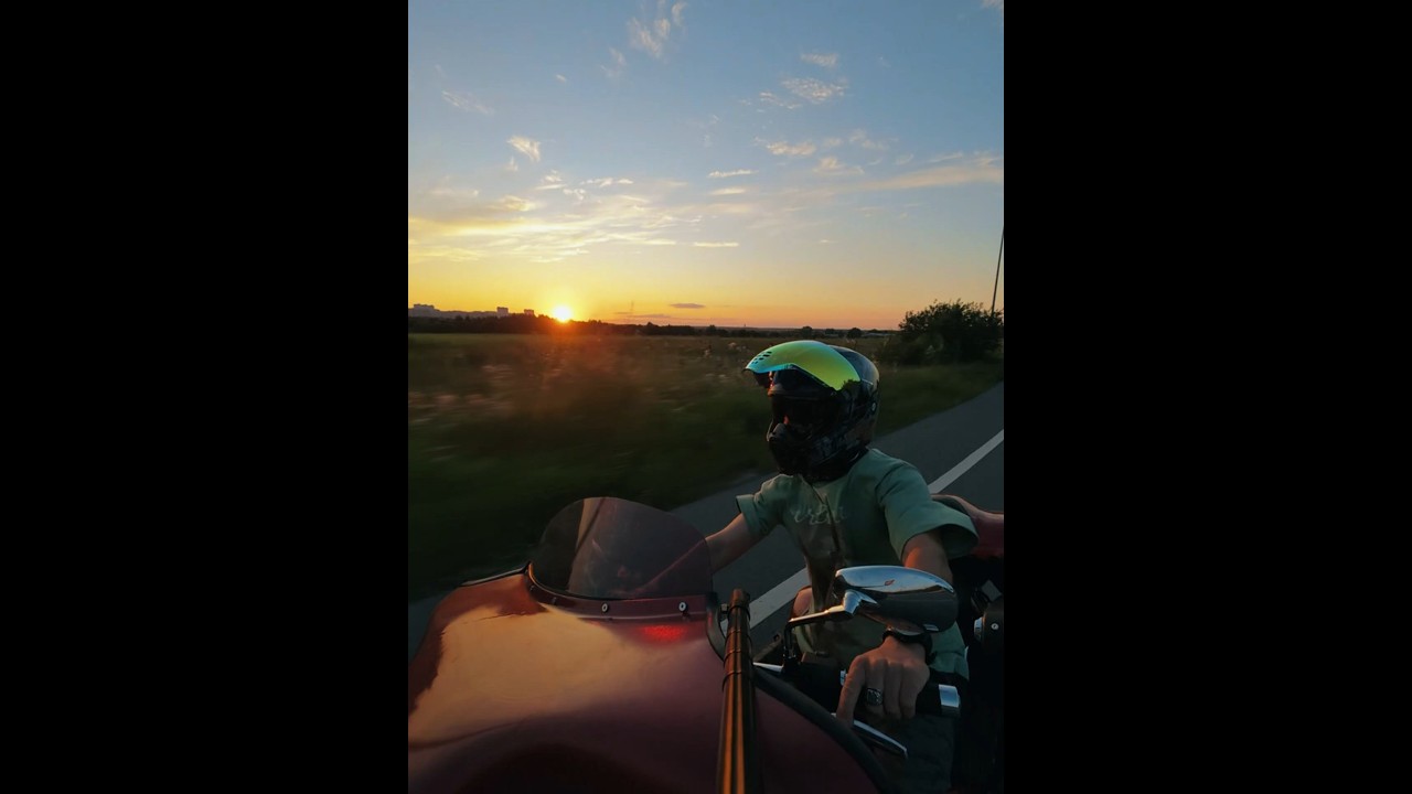 По дороге с облаками в закат 🏍️🛣️