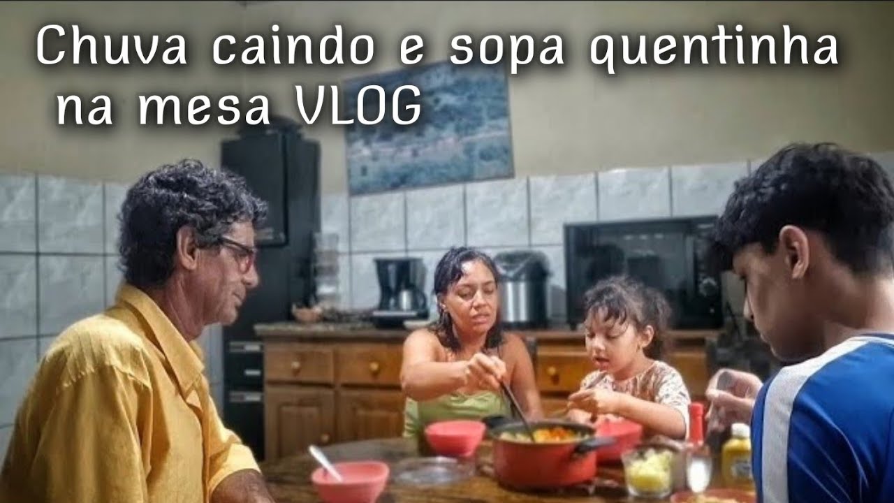 Dona de casa na ro&ccedil;a: vendendo frango,  chuva caindo e sopa quente | NeusaPop 