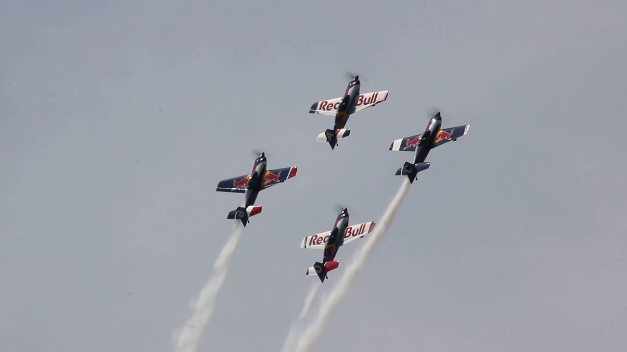 Flying Bulls - 4x XA42 (DOD 2019)