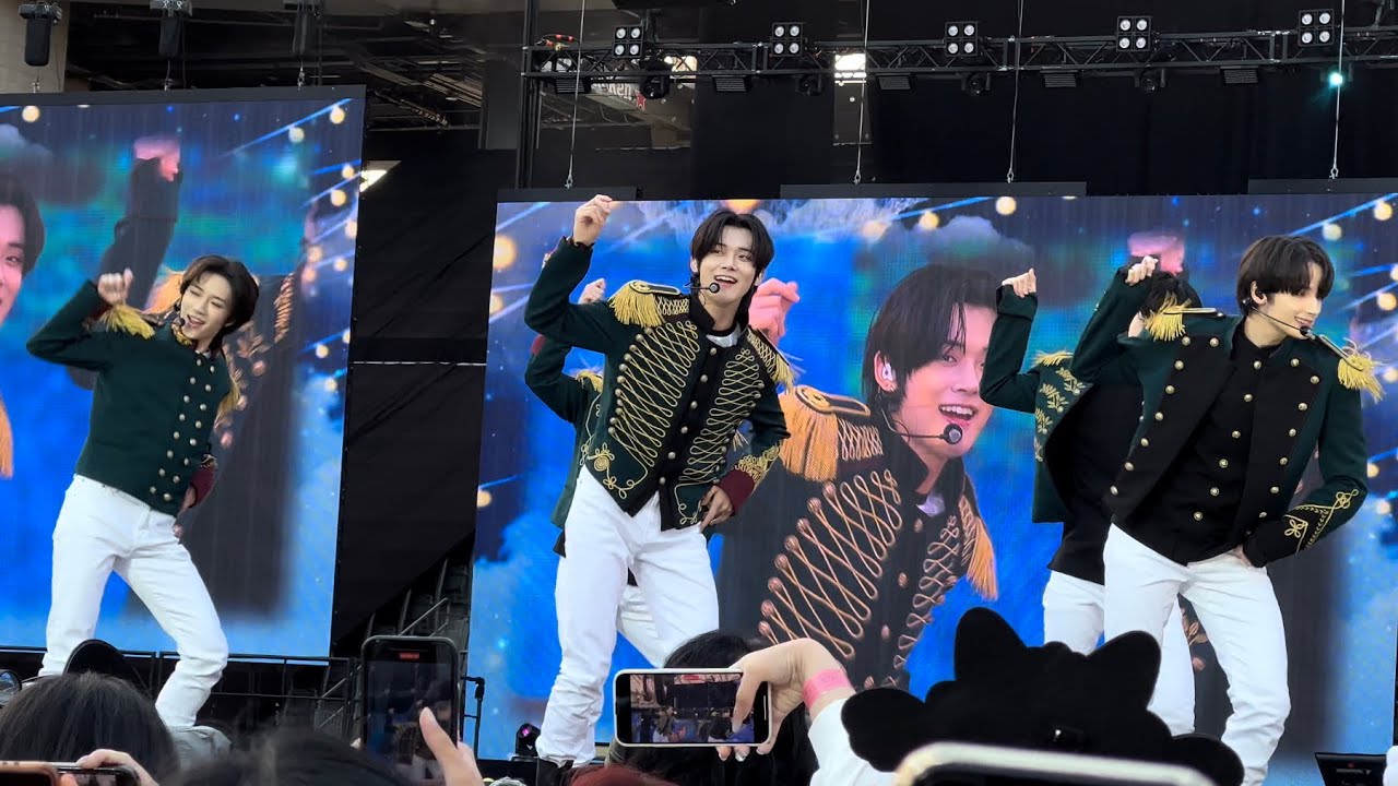 TXT - Blue Hour LA Day 1 4K Fancam Sweet Mirage Tour Live @ BMO Stadium Los Angeles 230527