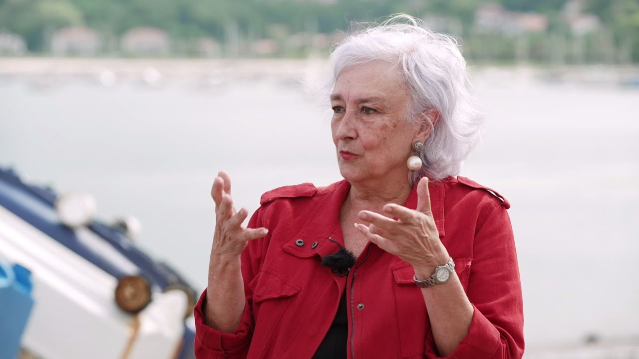 ARTEFAKTUA: Arantxa Urretabizkaia