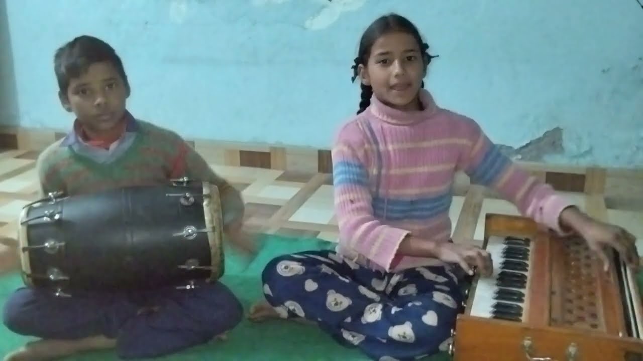 बहुत पुराना गढवाली खुदेड गीत हारमोनियम पर। 