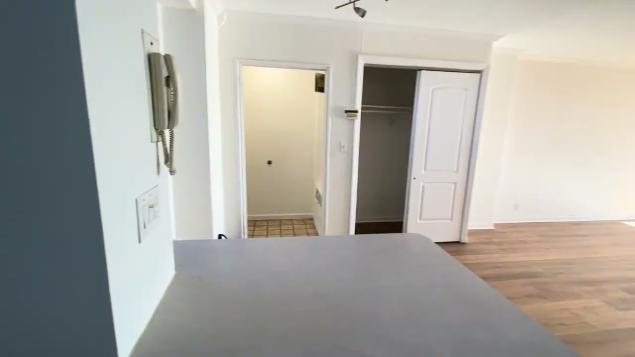 Skyview on Hudson - 5900 Arlington Ave 6S