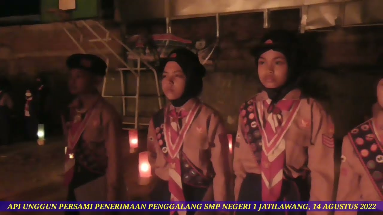 Prosesi upacara api unggun persami penerimaan penggalang.