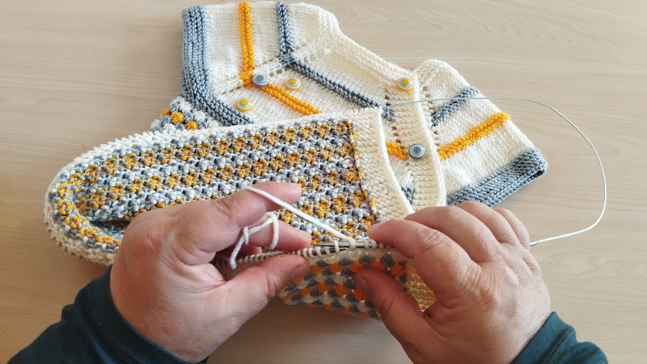 BEBEK YELEĞİ /YAKADAN BAŞLAMA  YELEK YAPIMI 1. YAŞA YANDAN DÜĞMELİ #babyknitting  #knitting
