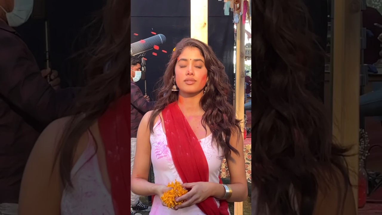 Jhanvi Kapoor's Colorful Holi Celebration: Bollywood Glamour #shortvideo #youtube #content