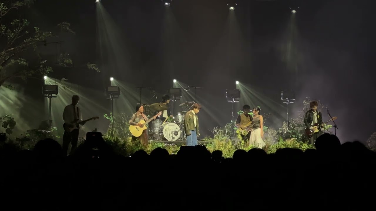 ลมแล้ง (Summertime) - YEW feat. LANDOKMAI live at SEASONS - YEW THE FIRST CONCERT