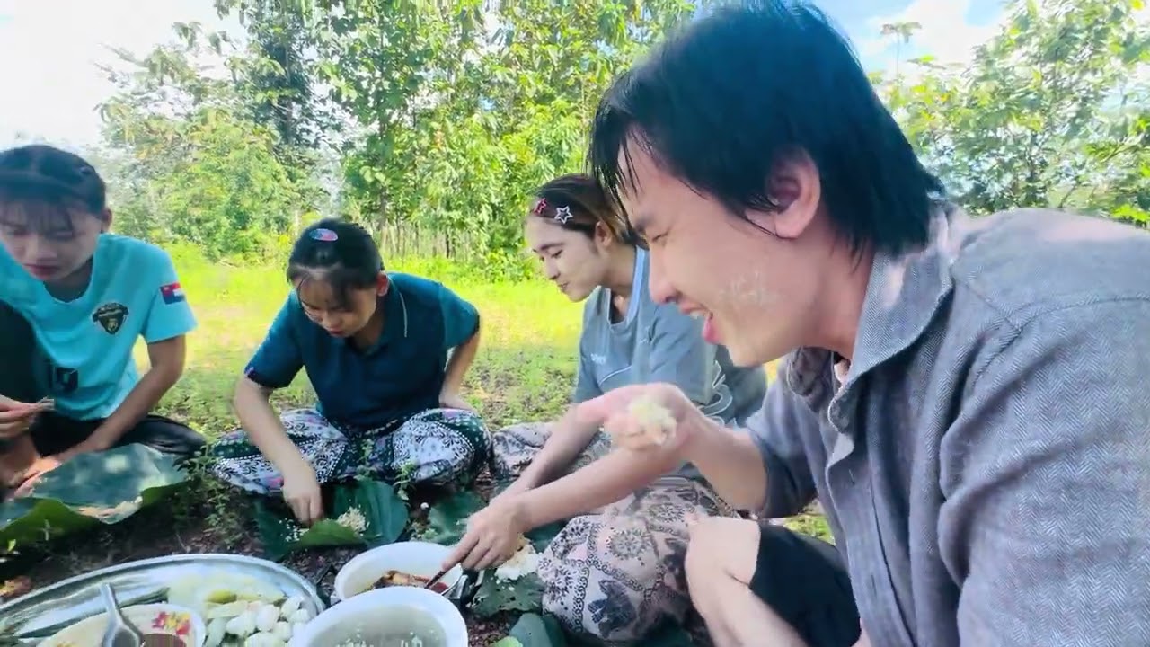 ဆတ်တဖံဒ်ကျောကျောဖိုးနဲ့အတူတူထမင်းသွားစား🍽️🍽️🍴🍛🍛