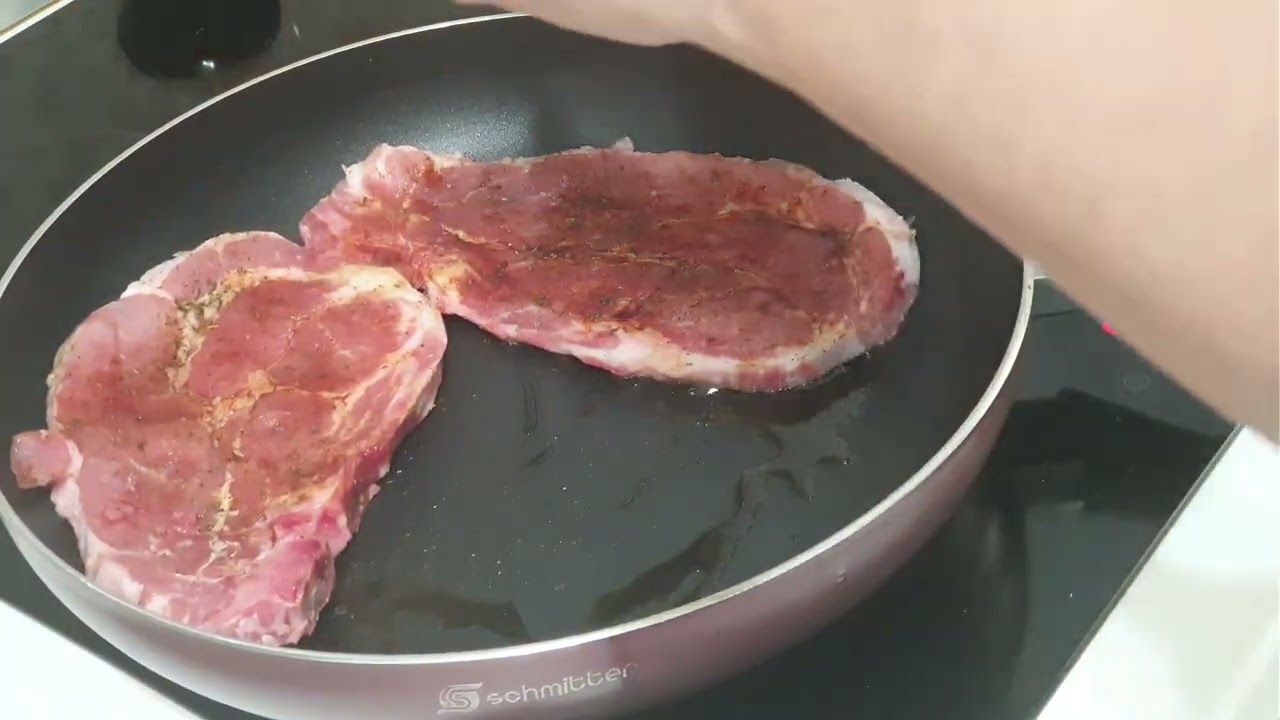 CEAFA DE PORC CU SOS DE VIN