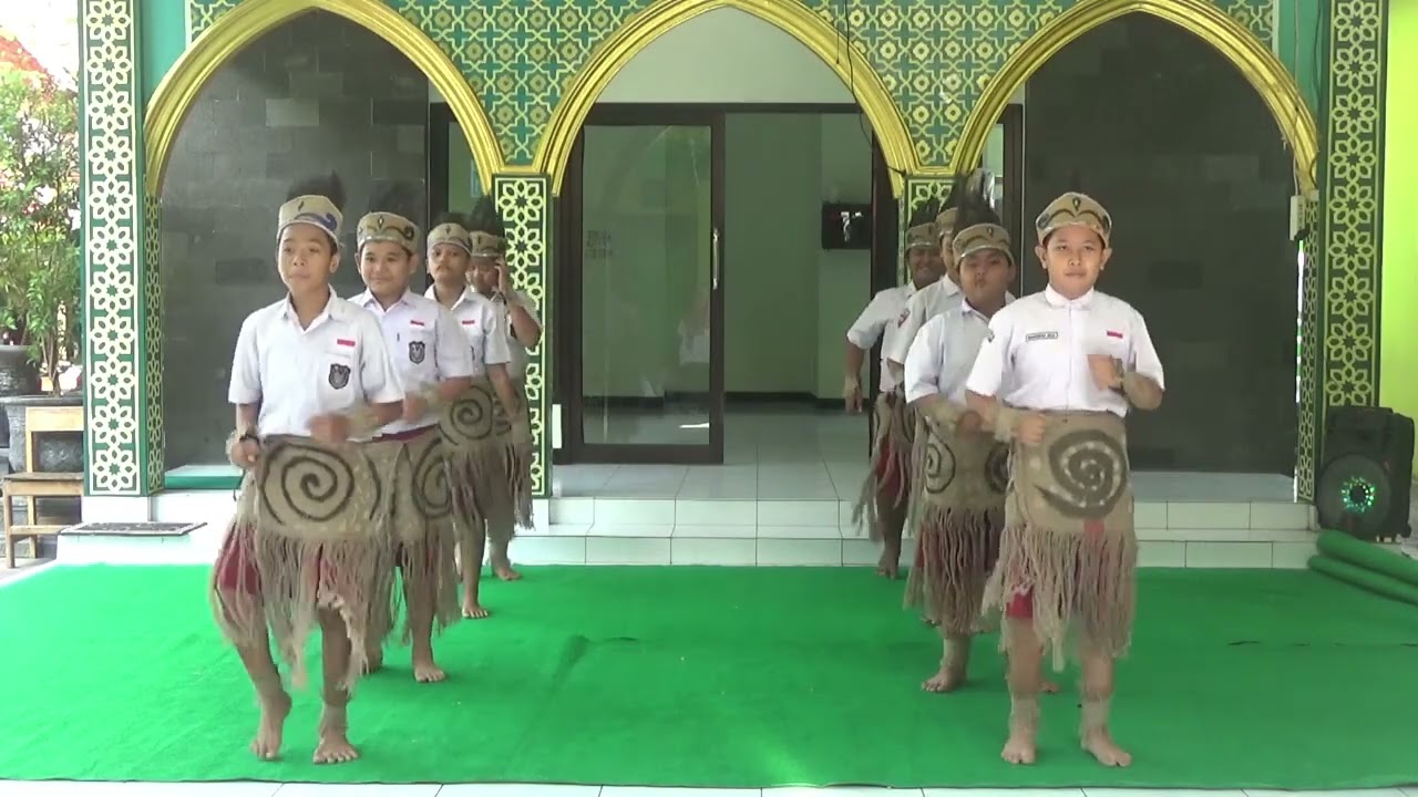 Tari Yamko Rambe Yamko - Kelas 6A SDN 04 Madiun Lor, Kota Madiun