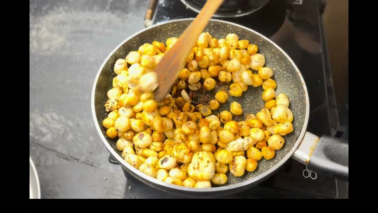 How to make healthy and crunchy makhane (fox nut , lotus seed) snacks. Healthy and rich of protein