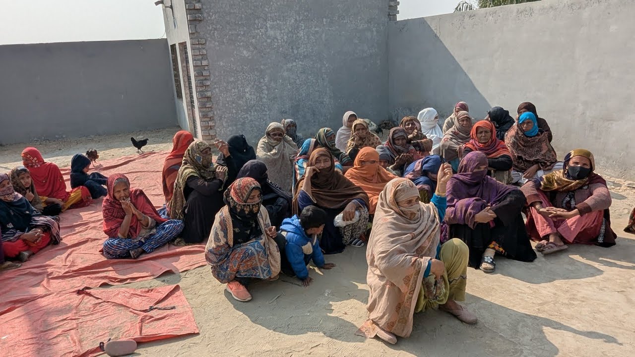 poor family needs help from. Allah Pak will reward her|Rahe Ensaniyat|AAO Madad Karen 💔😭