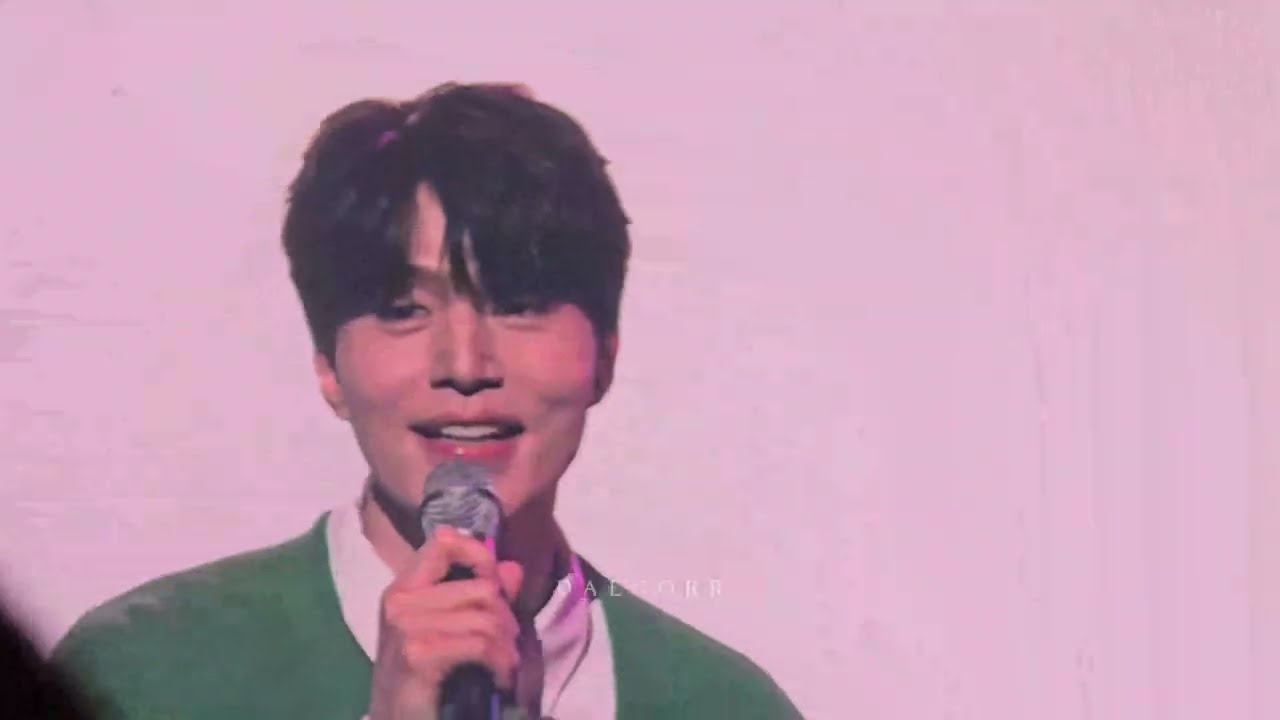 [Fancam/CC Eng Sub] Lee Dong Wook duet with fans - We Need Conversation (대화가 필요해)