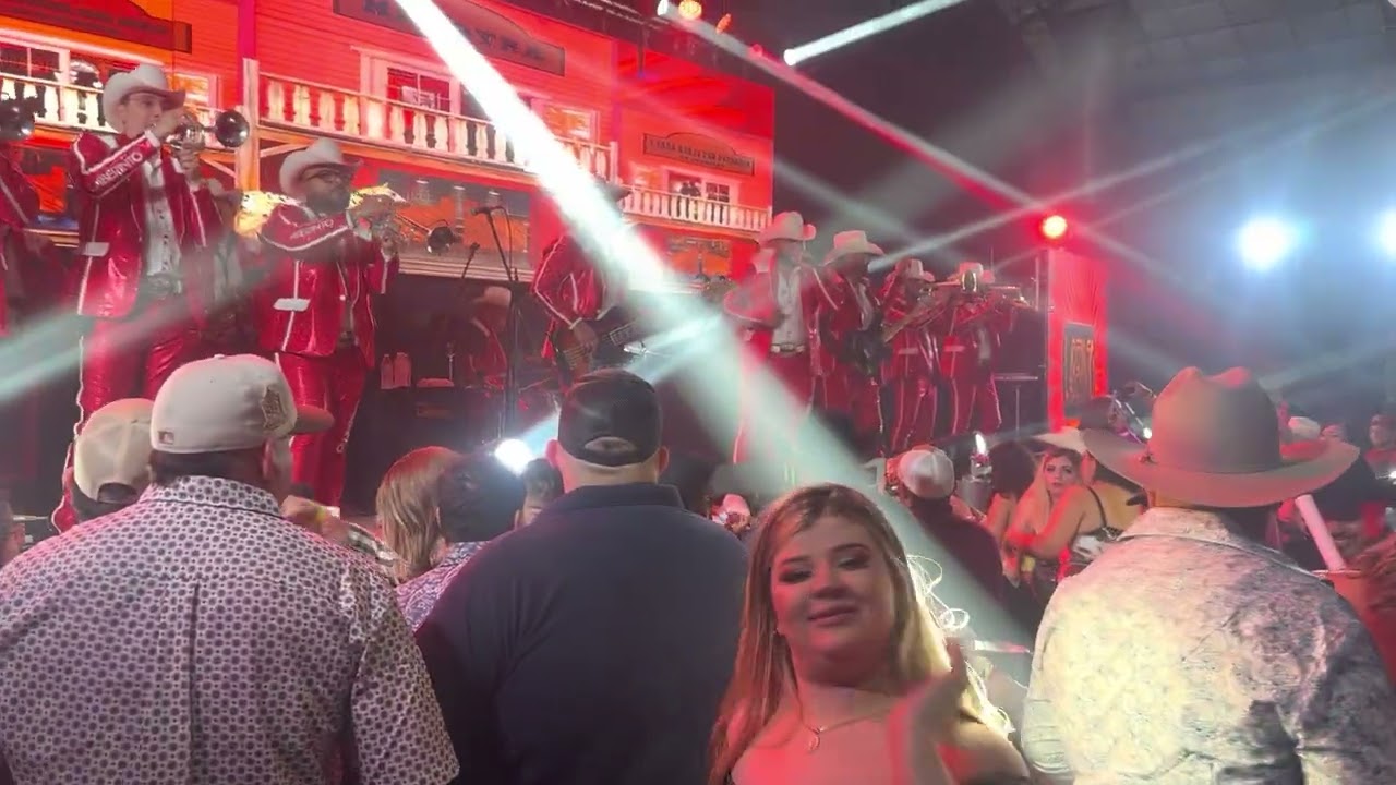 Laberinto en el rodeo Night club de Greeley co