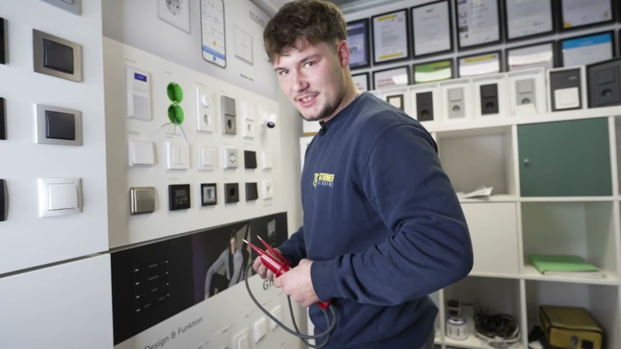 Ein Elektriker erklärt, wie man eine Steckdose installiert - Konstanzer Handwerkerkreis
