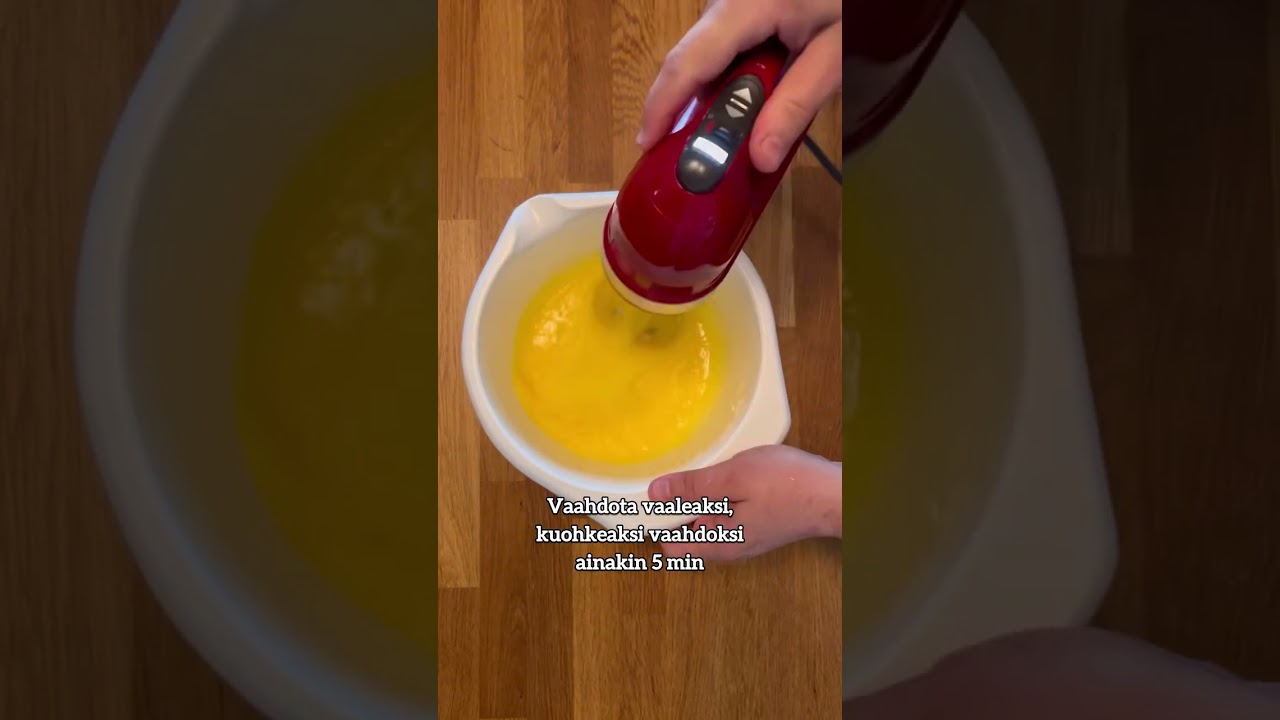 Mehev&auml; raparperikakku