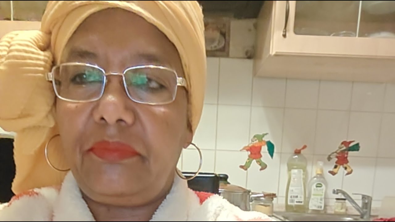 G Kif überträgt einen Livestream.