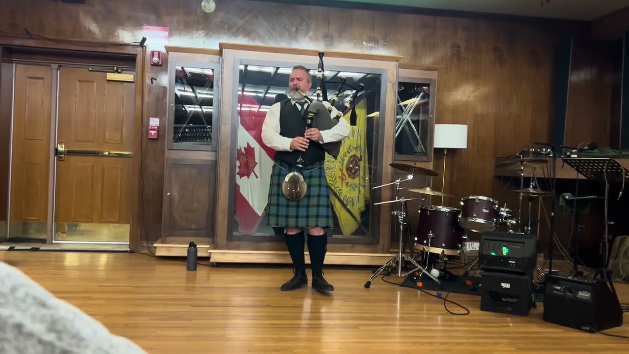 Daniel Lidgren @LidgrenBagpiper 