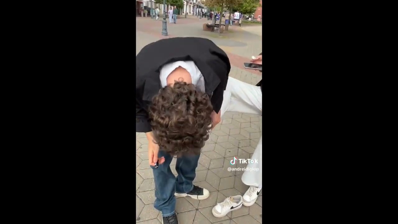 Sniff feet girl