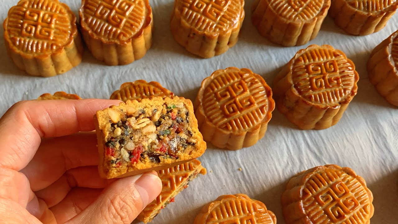 Five nuts mooncake 8分钟教你做传统的五仁月饼 无数次实验过的配方 不失败  不干不硬回油好 青红丝橙皮的做法链接在描述区