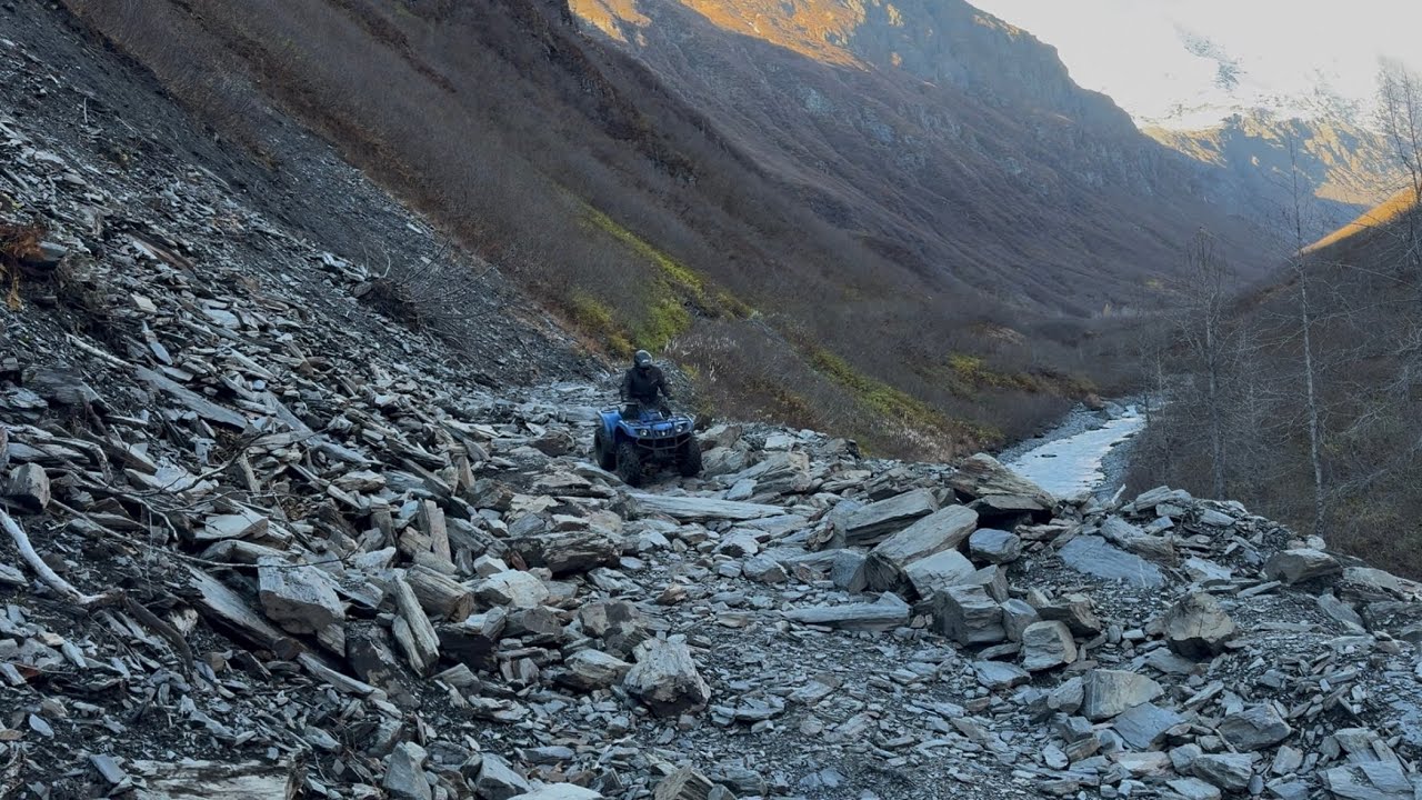 Yamaha Bruin 350 - Riding over Rocks