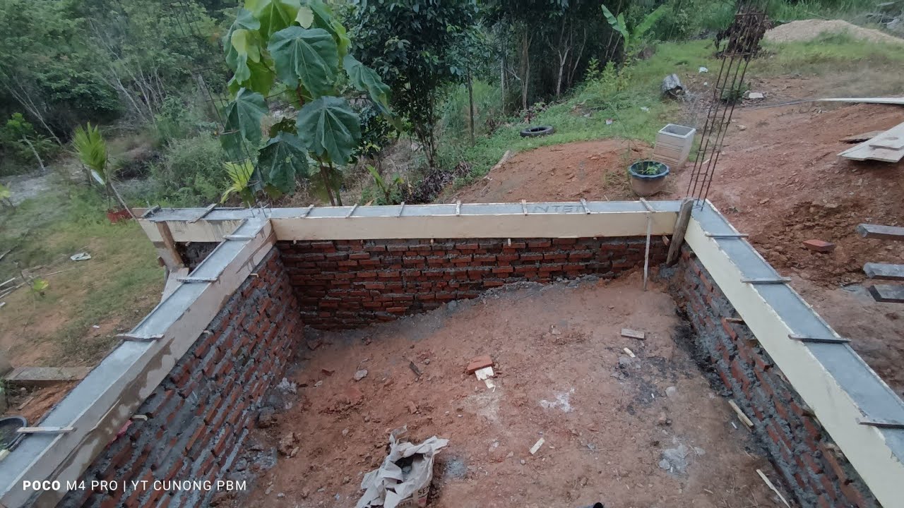 Membuat pondasi teras di tanah miring ( Pondasi Tempel)