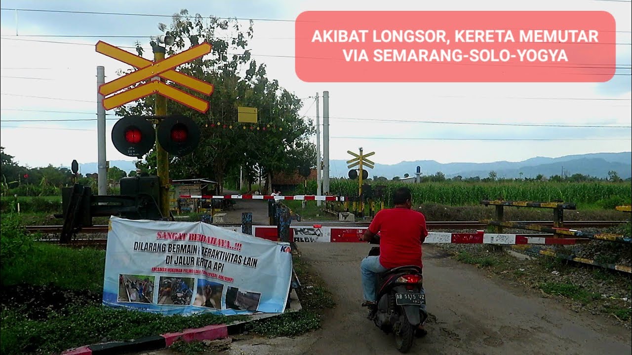 Nonton Kereta Langka di Jpl 295 & Perlintasan Sumyang Akibat Longsoran Di Purworkerto