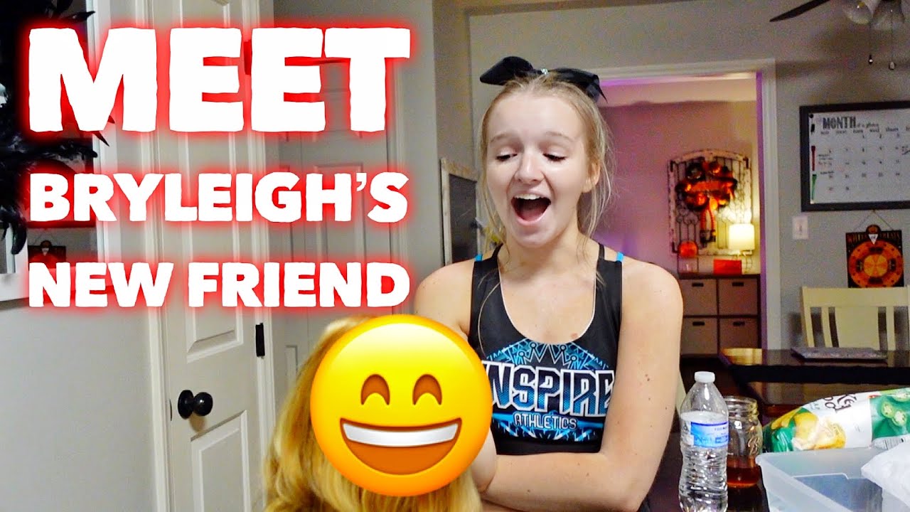 MEET BRYLEIGH'S NEW FRIEND (Unboxing a NEW MacBook Pro) | Family 5 Vlogs