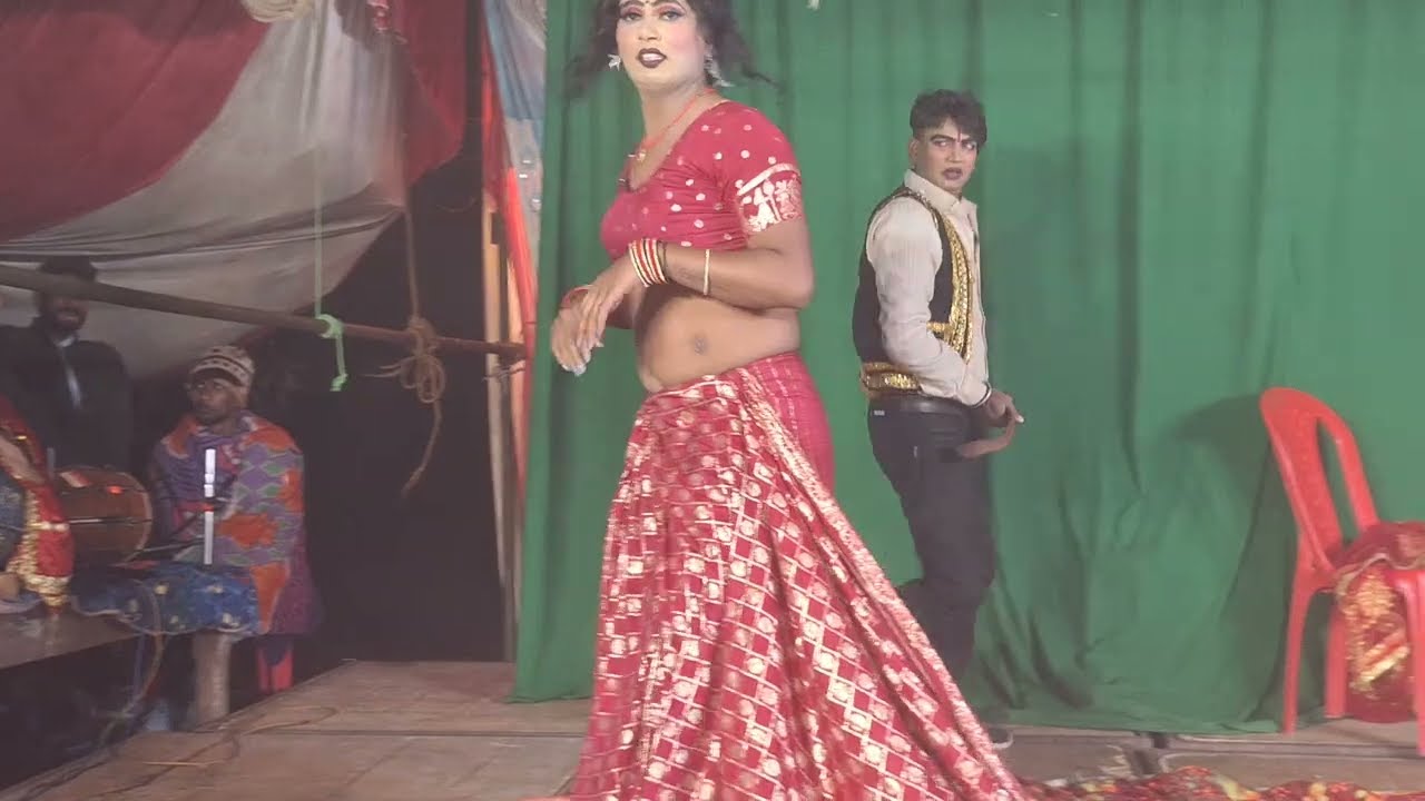 विक्रम का ग़ज़ब सीन, हंसके मेरे गले बीच बहिया धरो