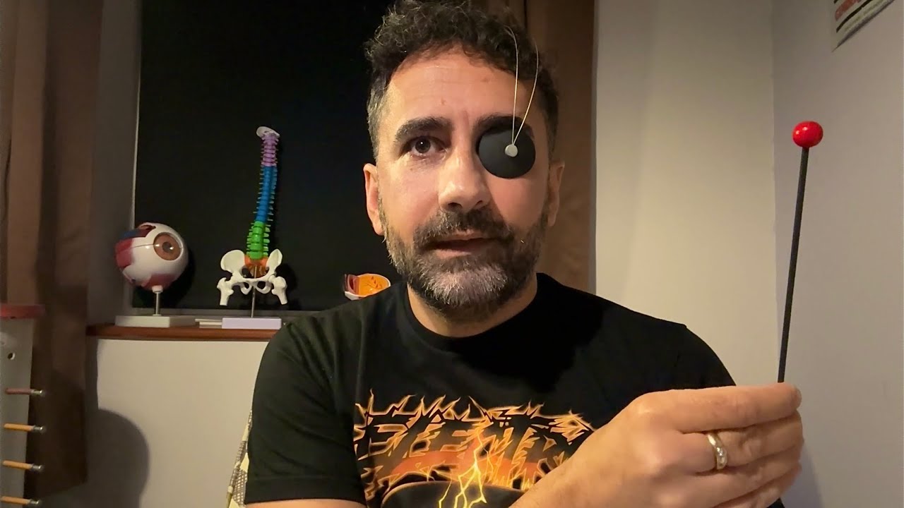 АСМР: Проверяю своё здоровье (насколько это возможно)