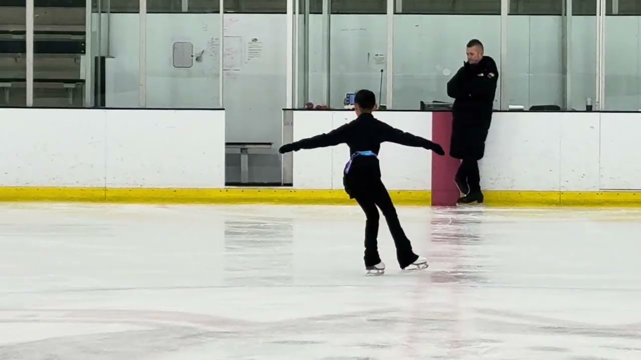 Kathryn Huang Pre Bronze skating skills test 
